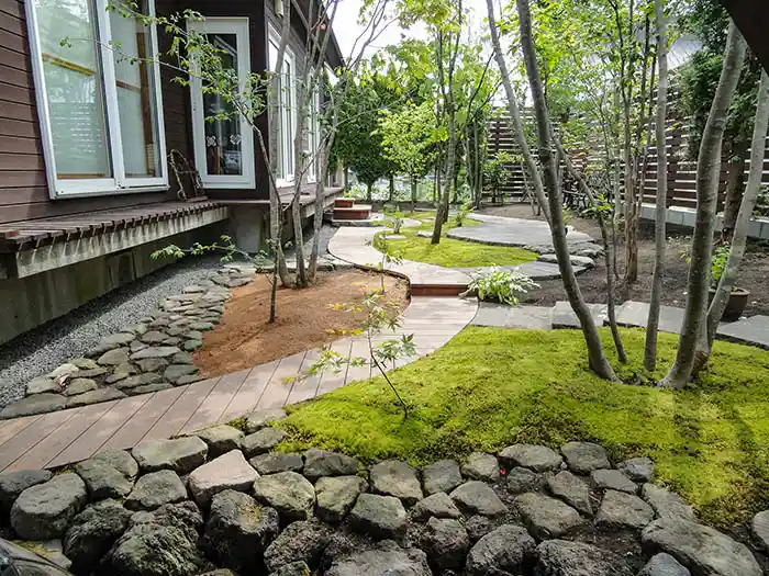 モダン和風の庭、石畳