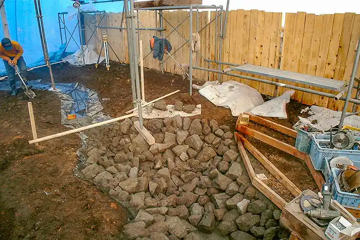 ビオガーデンの池の石組み