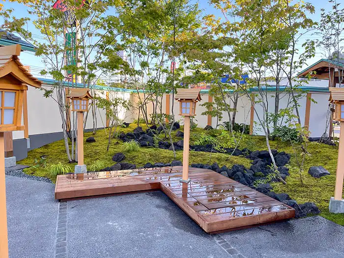 雑木と流れの組合わせ