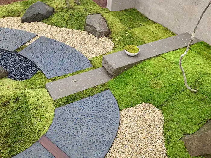 苔と砂利と洗い出し