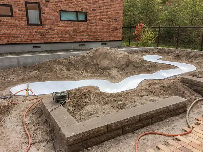 ビオガーデンGRC下地施工後、離型処理の様子