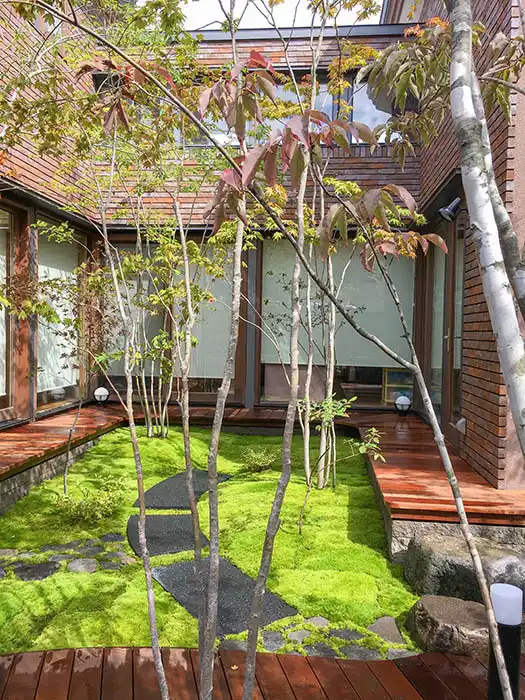 モダン和風の庭、縁台